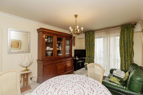Charenton-le-Pont Apartamento | Spacious T3 With View In The Heart Of The City!