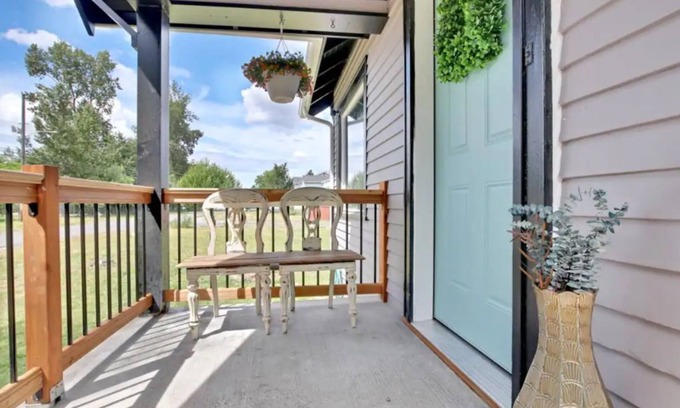 South End Casa | Spacious Tacoma Gem-for 6, self check-in, parking