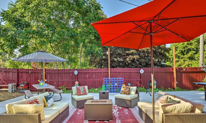 South End Apartamento | Spacious Tacoma Hideaway w/ Game Room & Patio