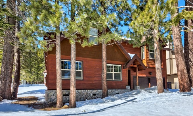 North Upper Truckee Casa | Upgrade Tahoe Chalet 4 Habitaciones / 3 Baños