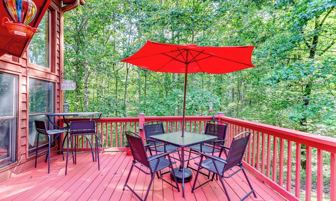 Talking Rock Cabina | Spacious Talking Rock Cabin: Game Room, Fire Pit!