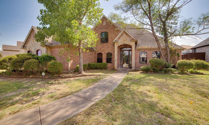 Sunnyvale Casa | Spacious Texas Retreat w/Community Pool