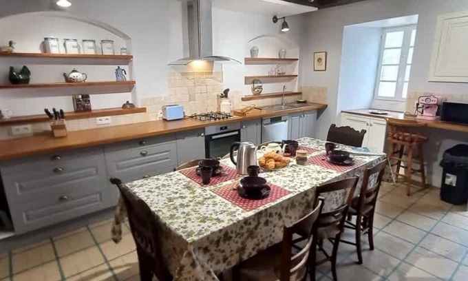 Bouresse Casa | Spacious Thomas house, ideal for 9 people.