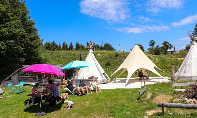 Montcel Alquiler De RV | Spacious tipi 7 beds