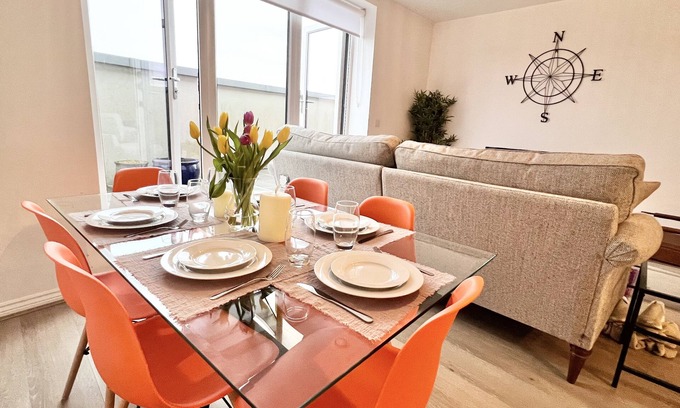 Borehamwood Apartamento | Spacious top-floor flat | Parking | Step-free access