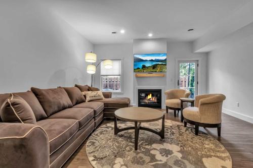 Ellicottville Casa | Spacious Townhome with Fireplace