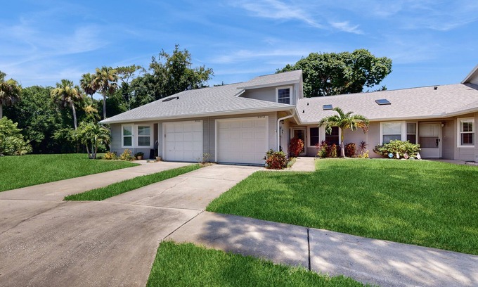 Countryside Casa | Spacious Townhouse with Private Back Patio and Tennis Courts