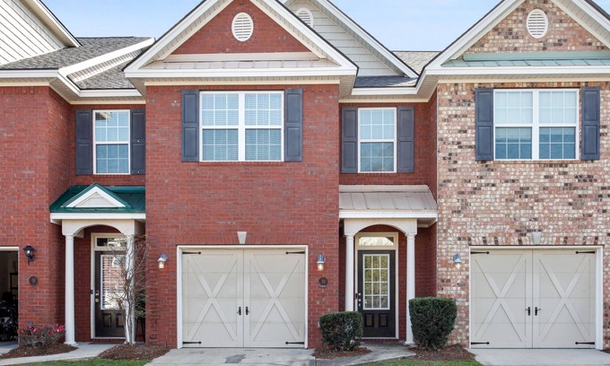 Savannah Casa | Spacious Triple 7 Townhome near Downtown Savannah