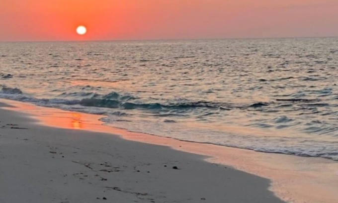 Gambier Casa | Spacious Tropical Getaway 🌴 - 3 mins away from the airport and beach
