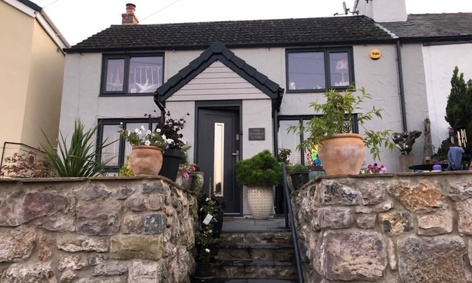 Glanwydden Cabaña | SPACIOUS Two Bed WELSH Cottage in the Foothills of Snowdonia NORTH WALES