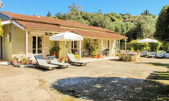 Agios Spyridon Corfu Apartamento | Spacious two-bedroom apartment near sandy beach