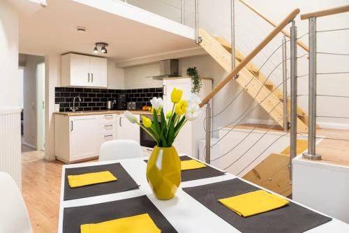 Wedding Apartamento | SPACIOUS Two BR plus AC plus SelfCheckIn