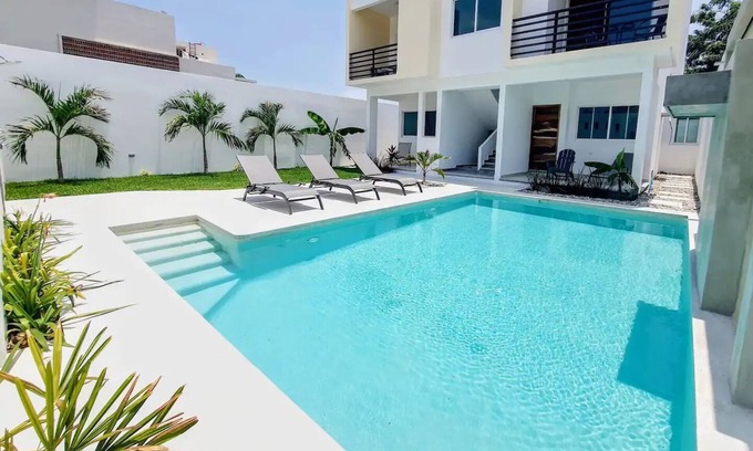 Bacocho Apartamento | Spacious two-story apartment a few minutes from Carrizalillo Beach