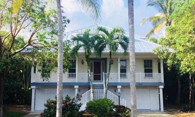 Heron's Landing Casa | Amplia y actualizada casa de Sanibel con piscina privada cerca de la playa de Bowman