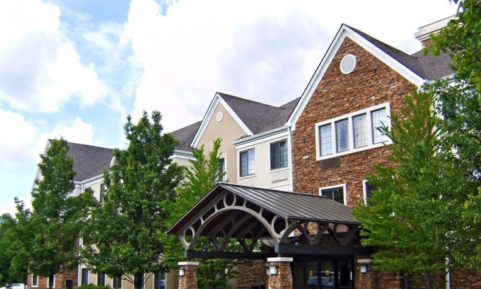 Parsippany Casa | Spacious Good-Value Accommodation! Free Parking, Pet-friendly Property