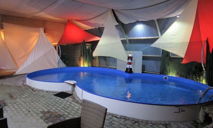 Sehestedt Casa | Residencia de vacaciones de 4 * generosamente diseñada para 6 personas. con piscina y uso de la sauna