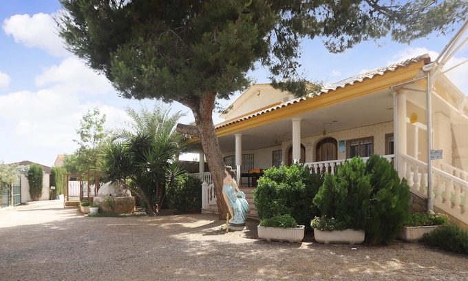 Puerto Lumbreras Casa | Alojamiento de 8 habitaciones en Esparragal