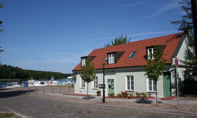 Rheinsberg Apartamento | Spacious vacation apartment "Wölfchen" directly at the harbor of Rheinsberg