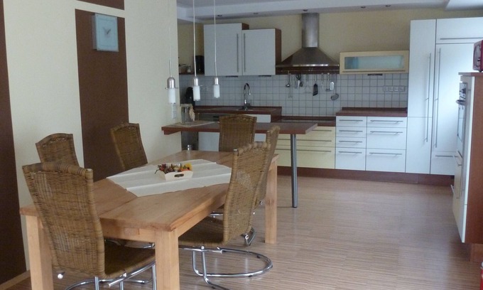 Guenzburg Apartamento | Spacious vacation apartment for families, fitters, cyclists, Legoland