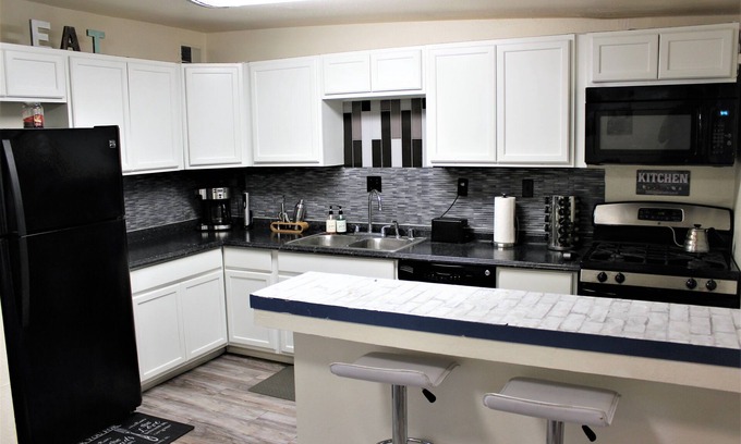 Winchester Casa | Spacious Vegas getaway home close to the Las Vegas strip