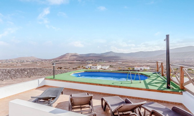 Tetir Villa | Amplia villa "Casa el Aceitunal" con vistas a la montaña, jardín, terraza y piscina
