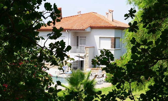 Elne Casa | Villa grande en parque de 5000 m² cerrada con piscina seguro