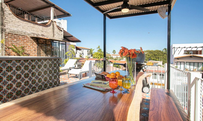 Emiliano Zapata Villa | Spacious Villa in the heart of Zona Romántica