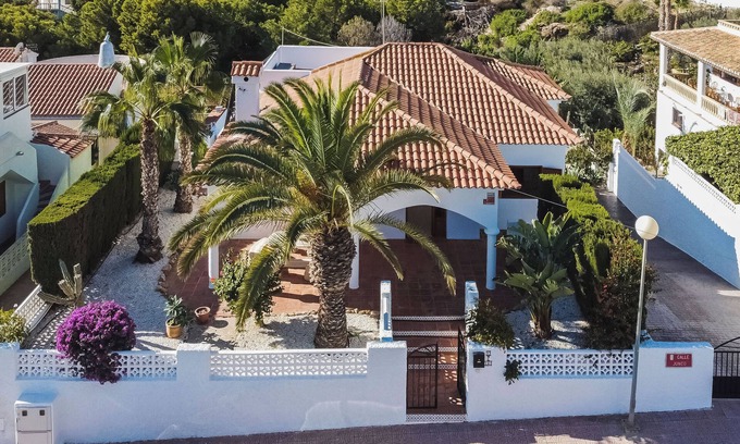 Bolnuevo Villa | Espaciosa villa con gran piscina, 4 terrazas y solárium. Cerca de la playa.
