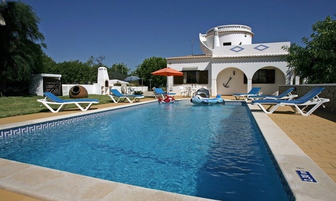 Lagoa e Carvoeiro Villa | Amplia villa, piscina de agua salada, relajantes vacaciones en Carvoeiro