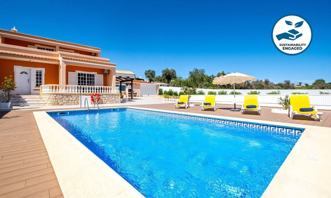 Vale de Parra Villa | Spacious villa w/ BBQ & heatable pool