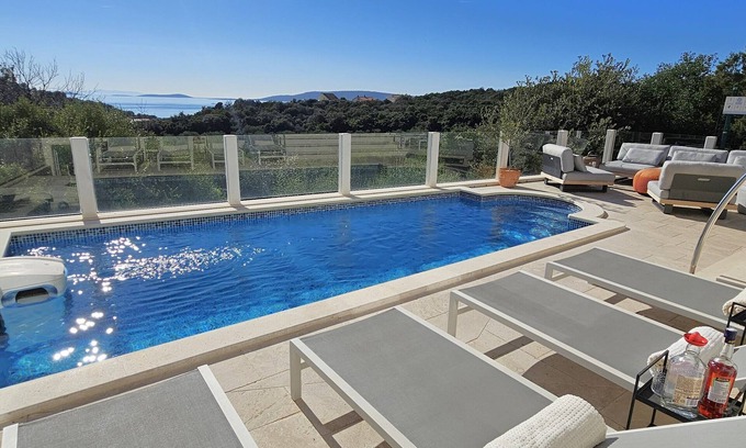 Okrug Donji Villa | Spacious villa with pool, 300m to beach, private location, sea views, terraces