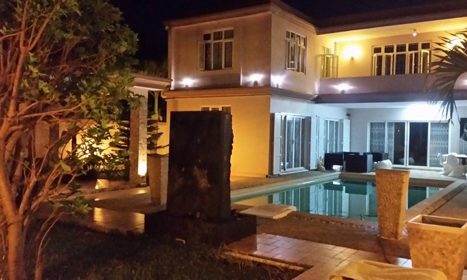 Balaclava Villa | Amplia villa con piscina privada, jardín zen, habitaciones con aire acondicionado, servicio de limpieza.