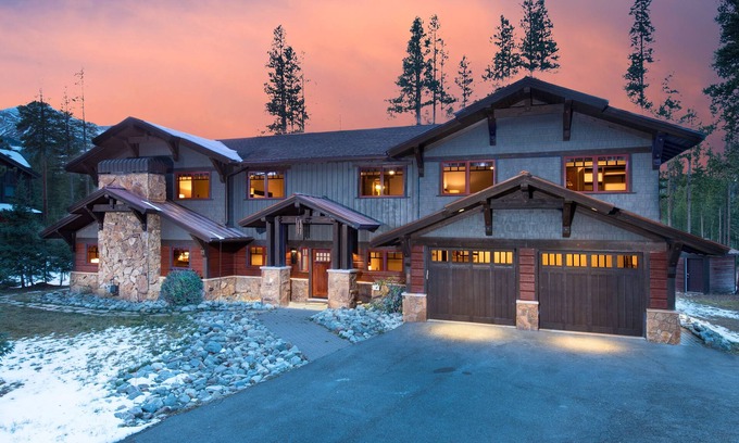 Christie Heights Casa | Spacious w/Mtn Views + Hot Tub + Close to Nordic Trails - Mountain Memories