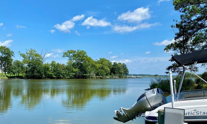 Mount Holly Casa | Spacious Water Front House off of Potomac River 5 Bedroom/ 5 Full Bath