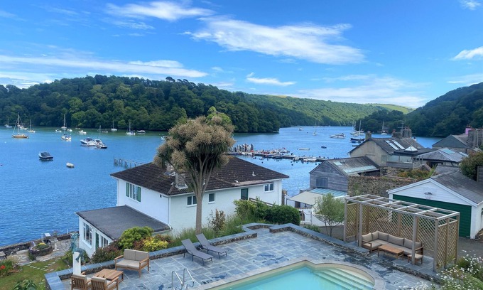 Dittisham Casa | Spacious Waterfront Home with Pool in Dittisham