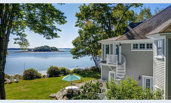 Freeport Casa | Spacious Waterfront Luxury Home