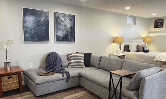 Danvers Apartamento | Spacious Waterfront Studio 2mi from Downtown Salem
