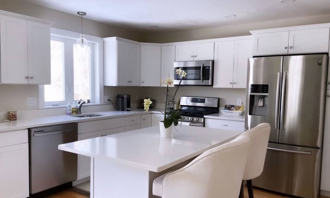 Abington Casa | Spacious, Well Decorated, & Cost Effective