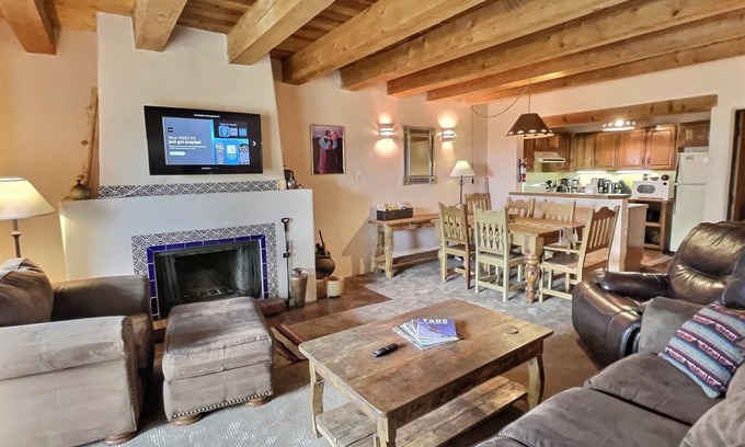 Arroyo Seco Condominio | Spacious, Well Stocked Condo in the Foothills