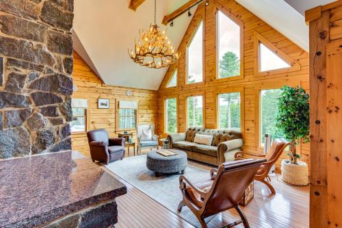 Wilmington Casa | Spacious Wilmington Cabin Walk to Lake