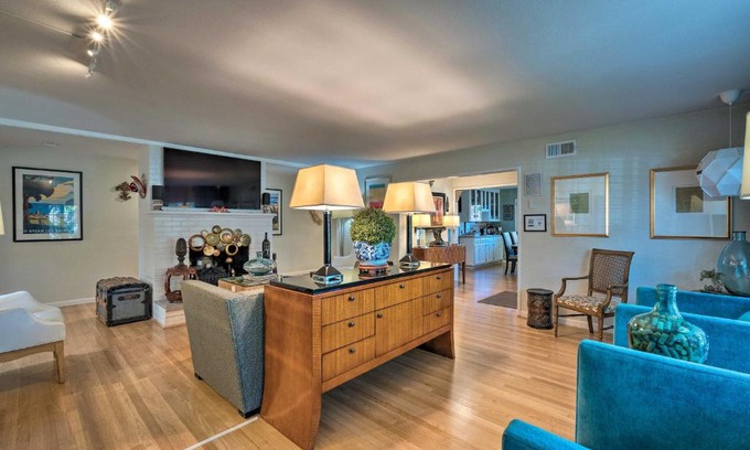 Lodi Casa | Spacious Wine Country Home 1 Mi to Downtown Lodi!