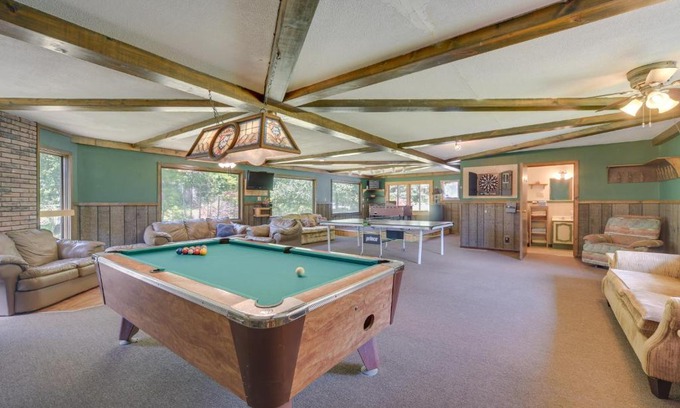 Winter Casa | Spacious Winter Retreat with River Access and Kayaks!