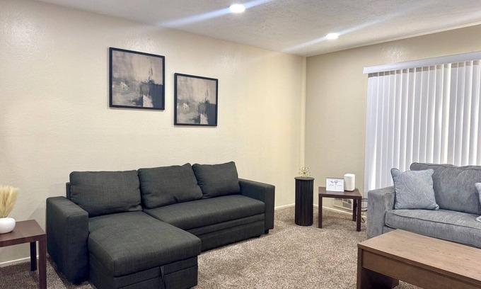 Hanford Casa | SpaciousHome with King Bed, Game Room & Washer/Dryer