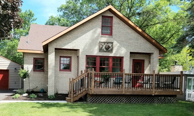 Clear Lake Casa | Spaciuos, welcoming home near Stae Park beach perfect for families and groups.
