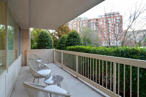 Aurora Highlands Apartamento | Spacius Apt W Excellent Amenities