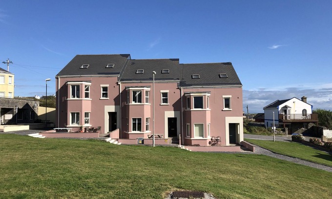 Kilkee Apartamento | Spanish Cove Holiday Home Sleeps 5