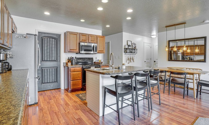 Spanish Fork Casa | Spanish Fork Retreat w/ Smart TVs Near Trails!
