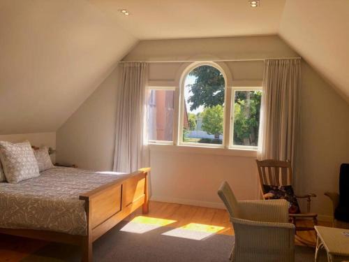 Hastings Apartamento | Spanish Mission Hideaway with pool and garden
