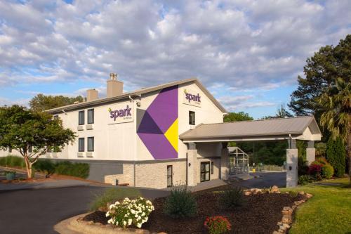 Cumberland Hotel | Spark by Hilton Atlanta Cumberland Ballpark