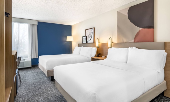 Knoxville Hotel | Spark by Hilton Knoxville North I-75